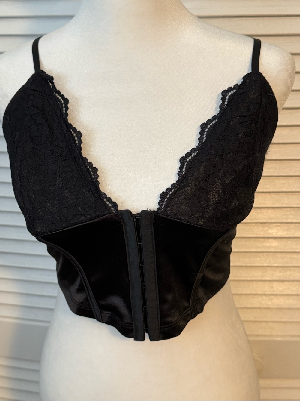 Black Lace Whimsigoth  Corset Crop Top Front Closure Womens XS Fairy Grunge